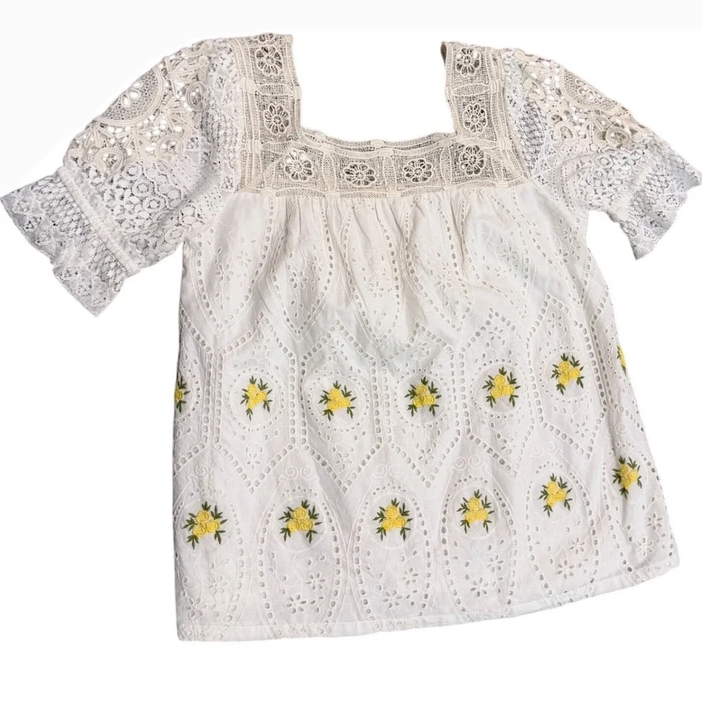 Anthropologie White Eyelet Lace Embroidered Floral Puff Sleeve Forever that Girl